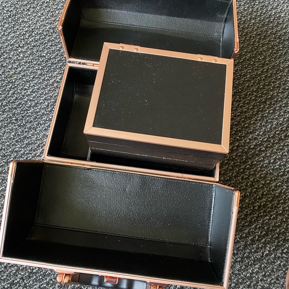 Makeup bag - Picture 2 of 6